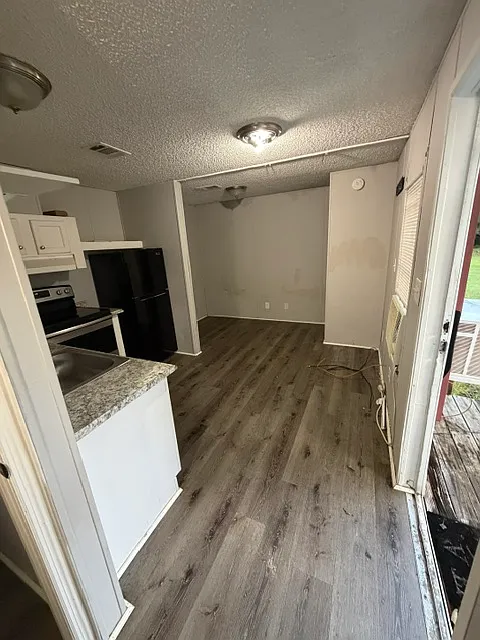 1 bed, 700 sqft, $700 — Photo 2