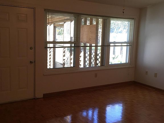 3rd image of 5557 Appletree Cir