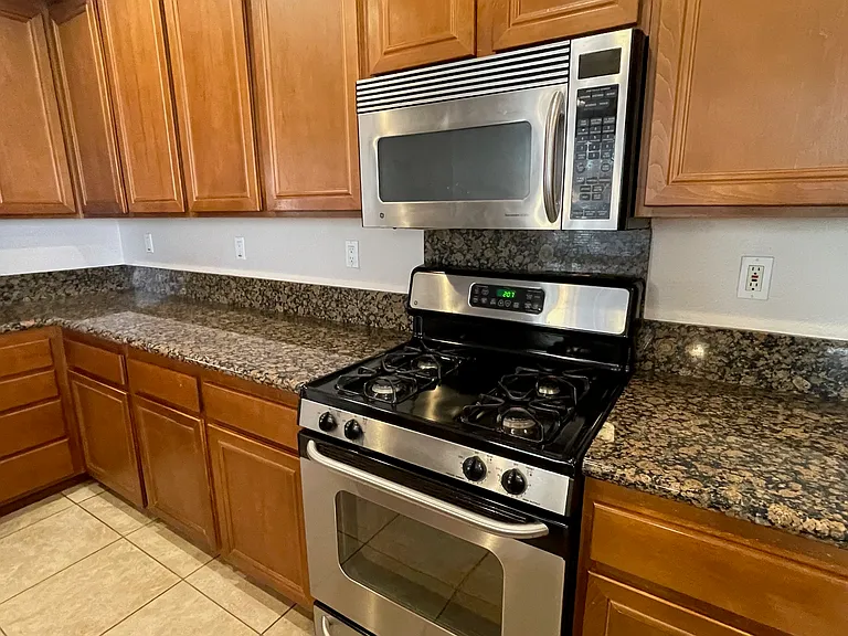 678 Kellogg St #678 — Photo 6