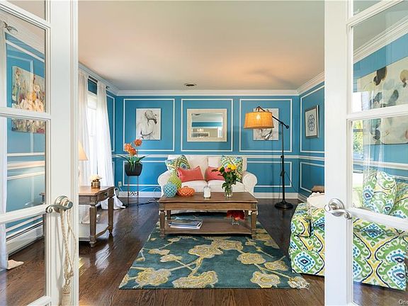 4th image of 160 W Park Ave