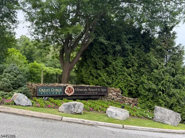1 Red Lodge Dr Unit 4, Vernon Twp., NJ 07462