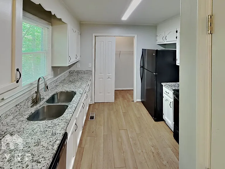 4629 Longbriar Dr — Photo 6