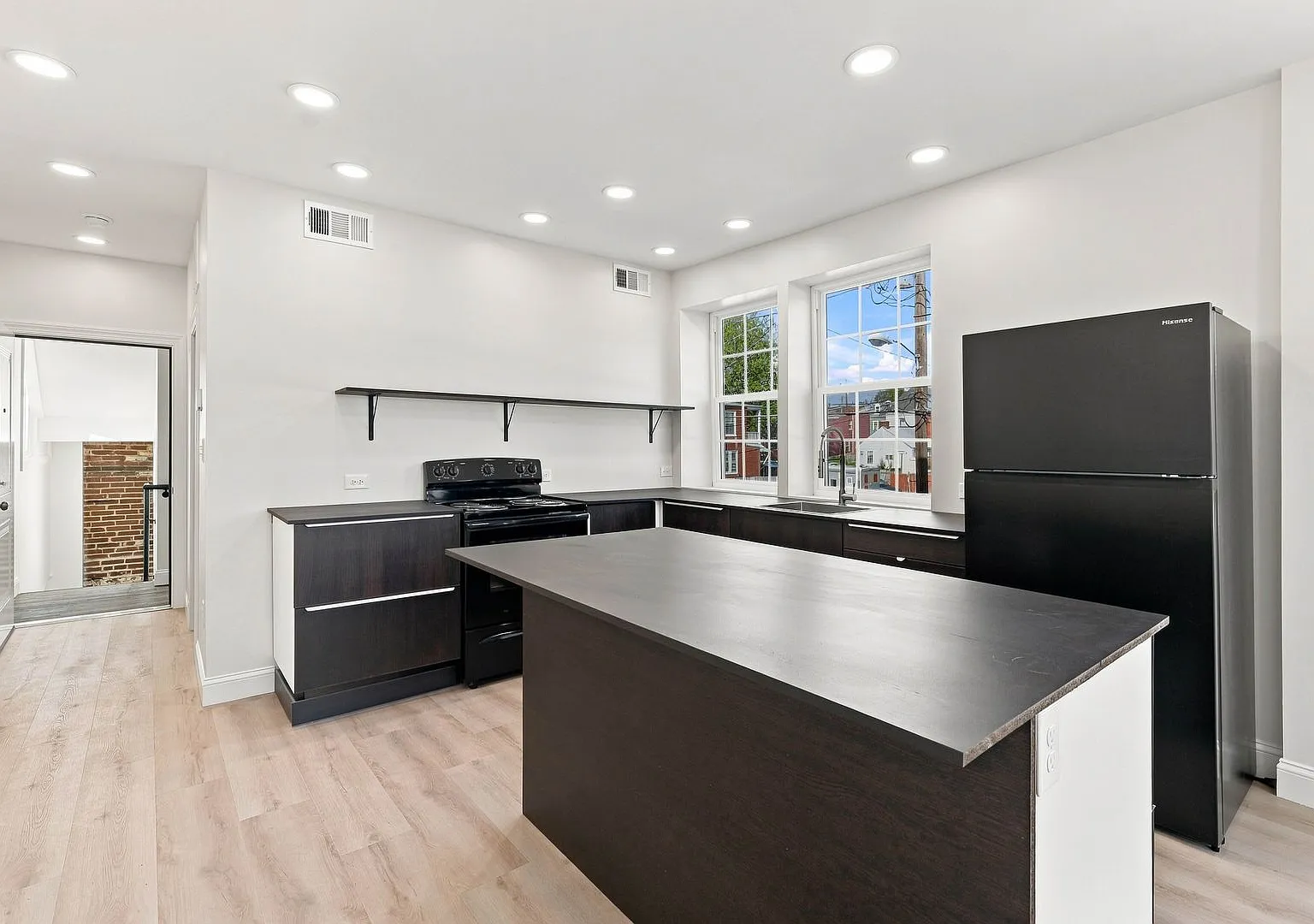 740 W Vine St — Photo 3