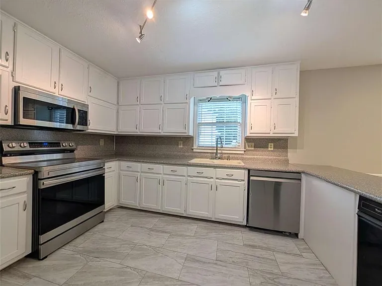 443 Cricket Ridge Ct — Photo 7