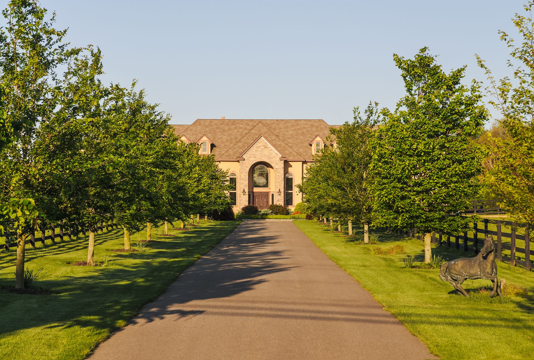 55 Cox Neck Rd, Mattituck, NY 11952 Out East