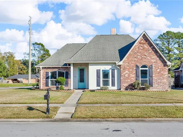 1905 Hunters Trail Dr, Baton Rouge, LA 70816