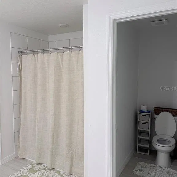 1629 Tropical Oasis Ave — Photo 32