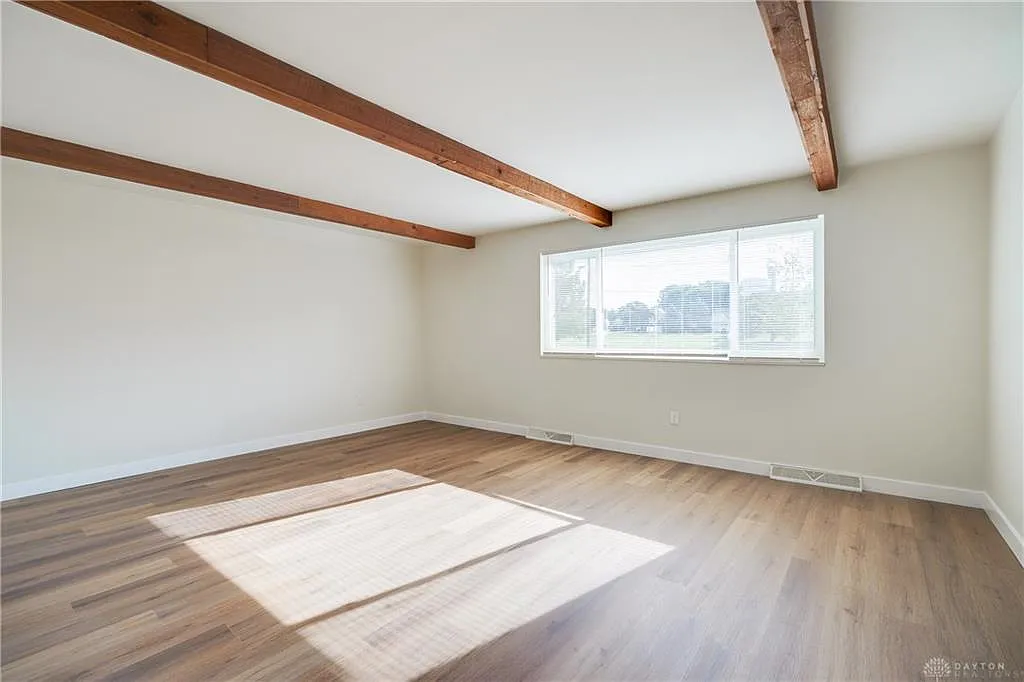 3 bed, 2.0 bath, 1572 sqft, $2,495 — Photo 4