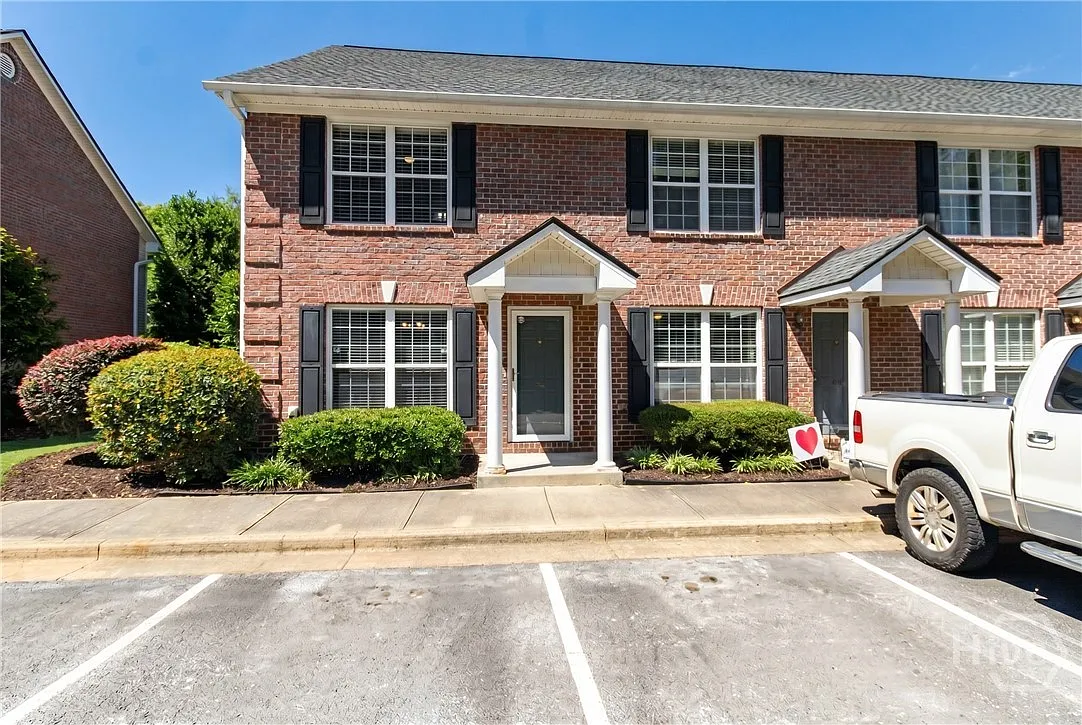 2 bed, 2.5 bath, 1152 sqft, $1,500 — Photo 1
