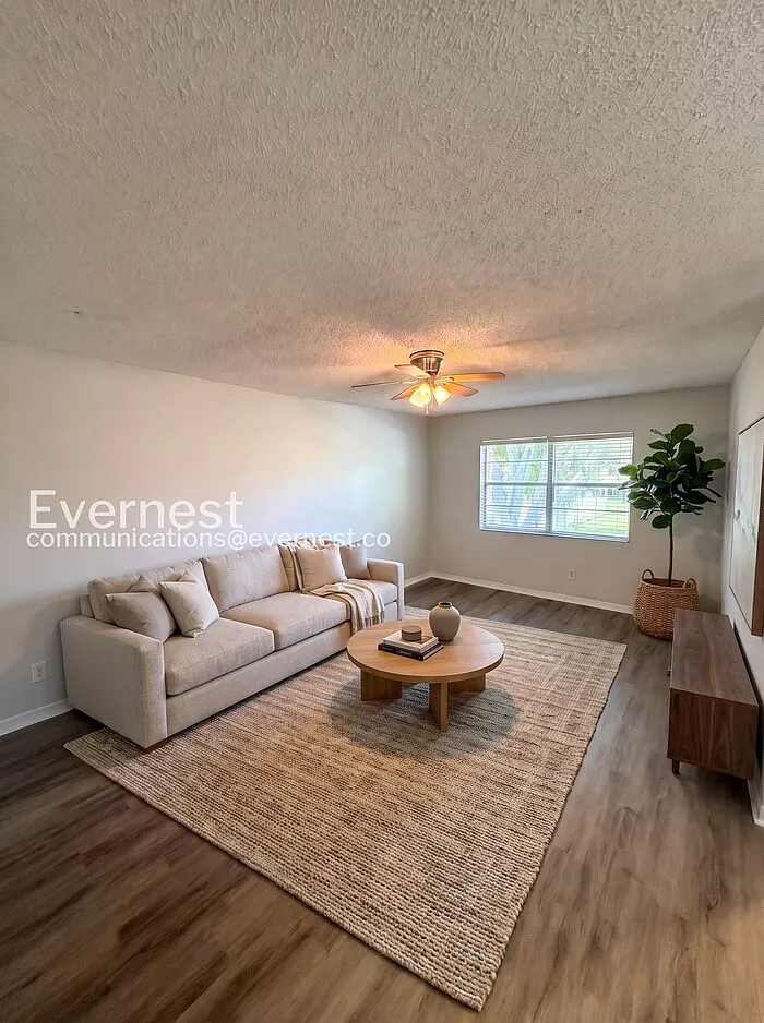2 bed, 1.0 bath, 910 sqft, $1,345 — Photo 1