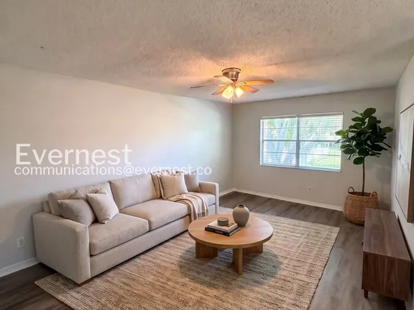 4455 38th Ter N Unit B15, Saint Petersburg, FL 33714