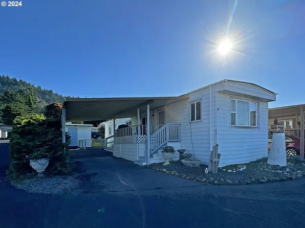 97972 Hall Way #22, Brookings, OR 97415