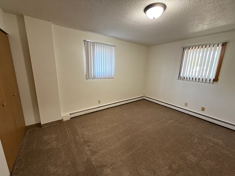 402 5th Ave E #102 — Photo 4