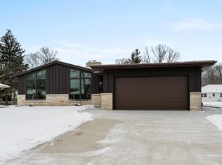 2117 Menasha Ave, Manitowoc, WI 54220