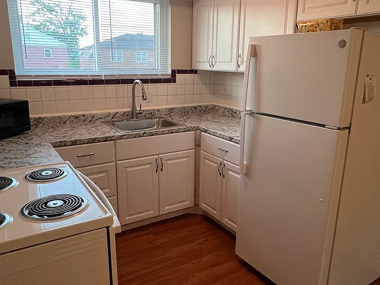 6239 Nagel Ave #2W — Photo 6