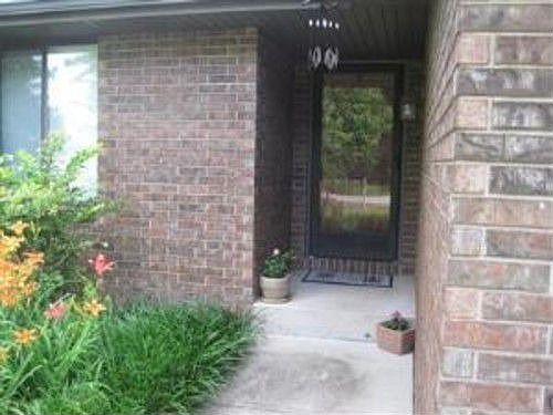2nd image of 115 N Grand Prairie Dr