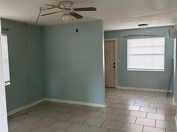3rd image of 413 Woodrow Ave Floor 3