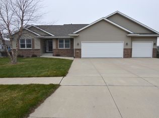 600 Ridgeview Way, Atkins, IA 52206