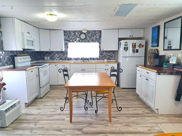 3283 E Us Highway 12 Trailer 33, Helena, MT 59601