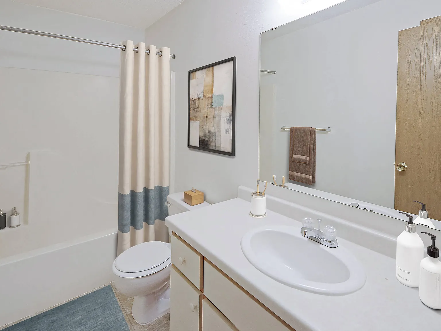 Westminster Apartments — Photo 4