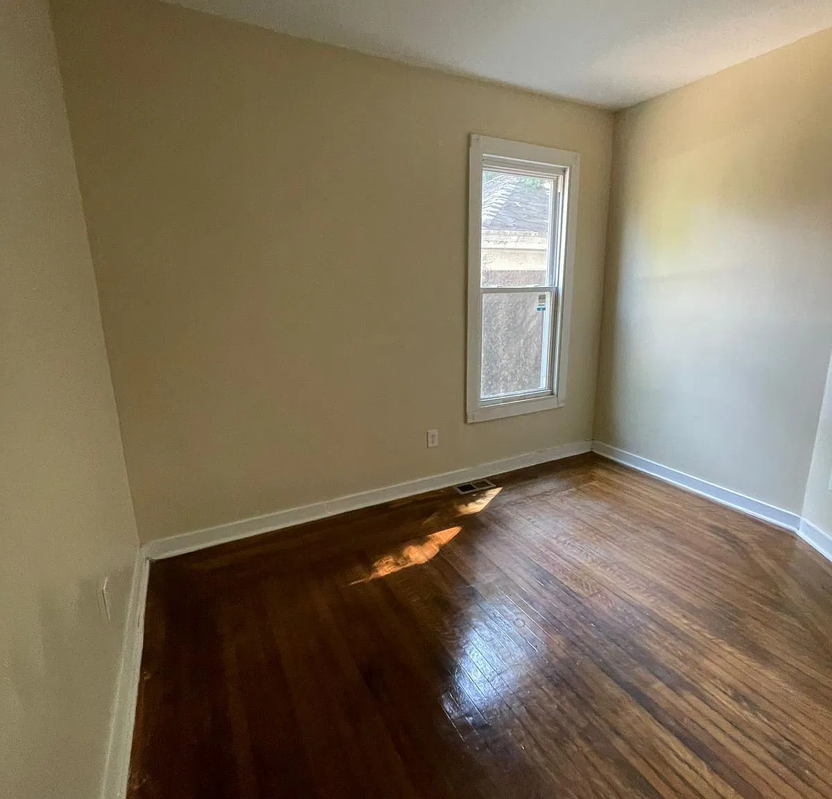 3 bed, $1,950 — Photo 4