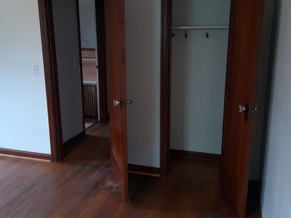 4th image of 3135 Mozart Ave #4