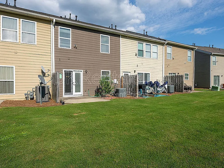 1959 Lakeshore Overlook Cir NW — Photo 12
