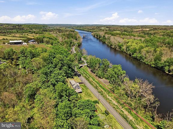 5th image of 759 River Rd