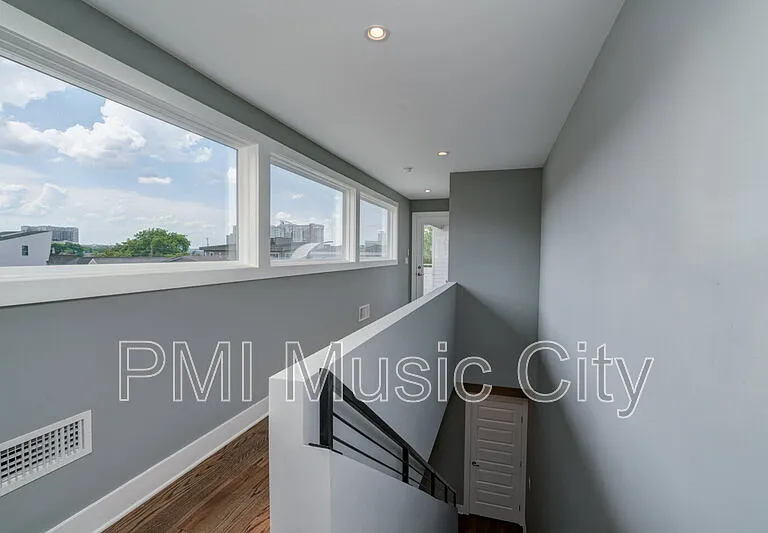 936 Southside Pl — Photo 6
