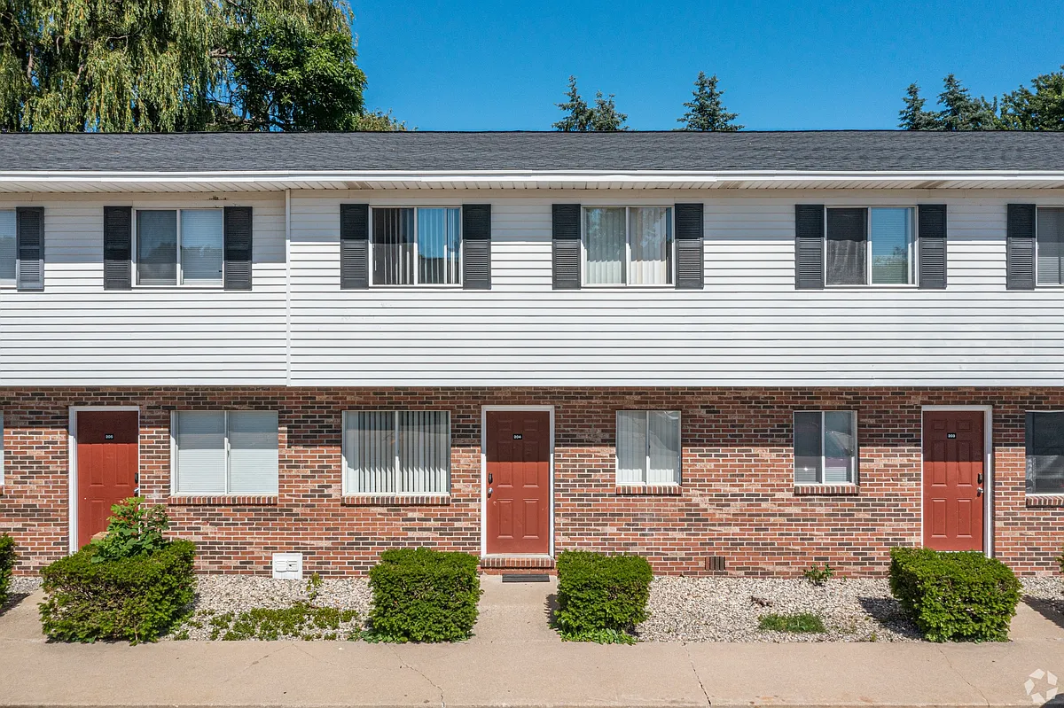 Building Photo - 1815 Edgewood Dr