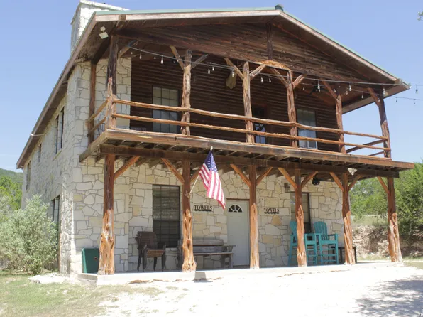 896 Old Rocksprings Road, Leakey, TX 78873