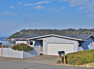 8291 Sandy Hook Dr, Clinton, WA 98236