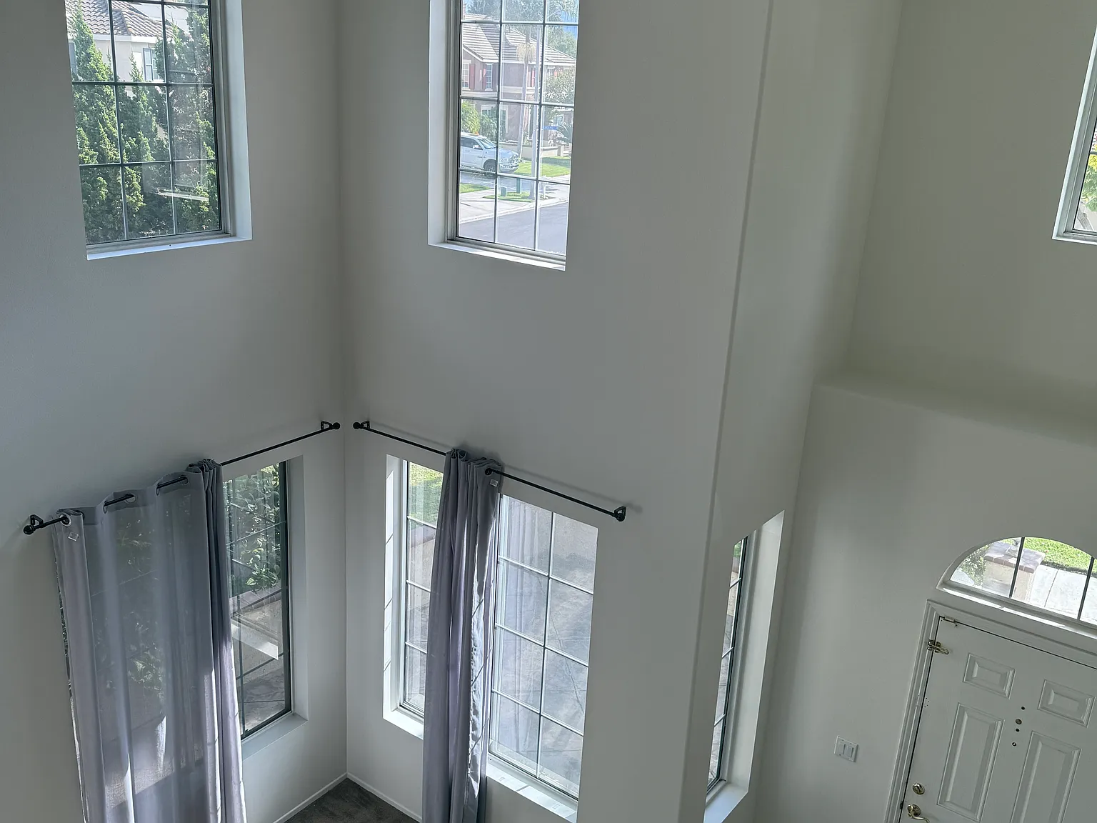 3 bed, 2.5 bath, 1779 sqft, $3,500 — Photo 2