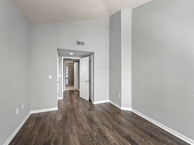 1501 Front St #633 — Photo 17