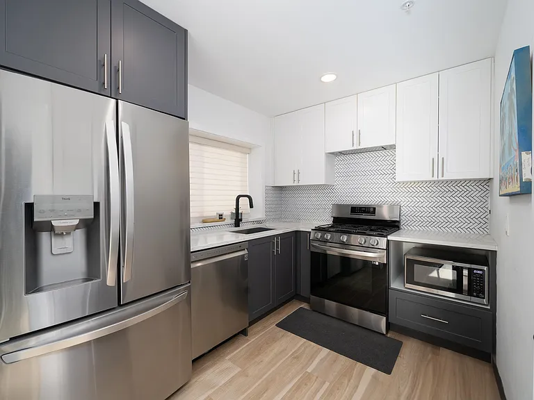83 Waverly St #1 — Photo 9