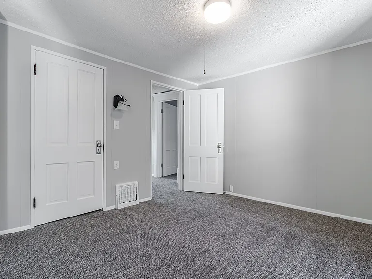 312 Upland Ave — Photo 10