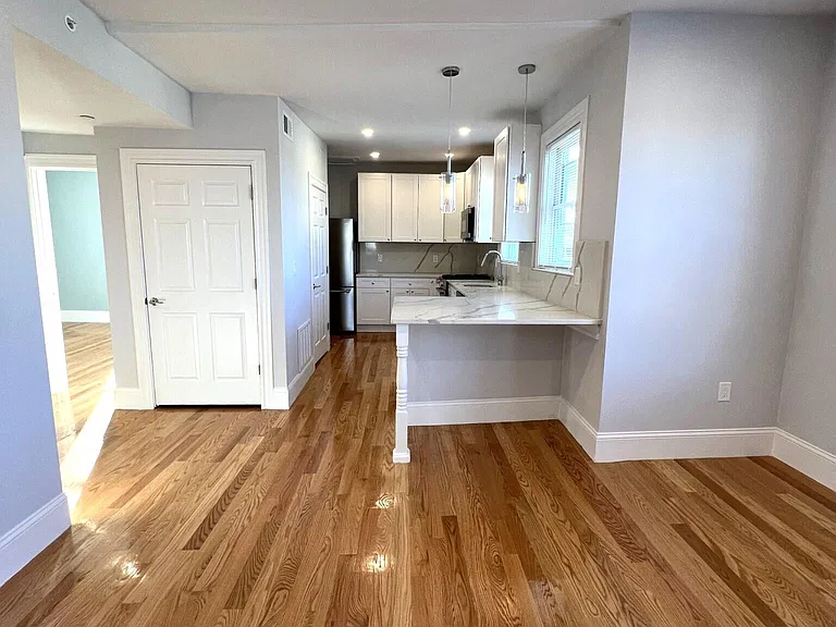 73 Winchester St #3 — Photo 1