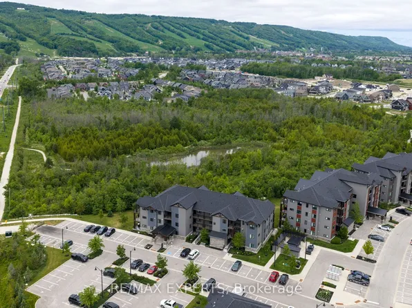 12 Beausoleil Ln #201, The Blue Mountains, ON L9Y 2X5