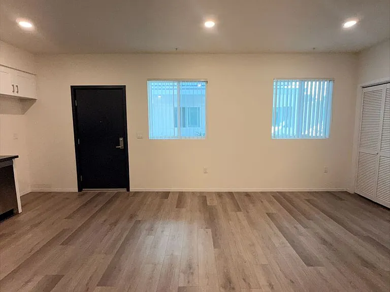 Bear Claw Apartments — Photo 7