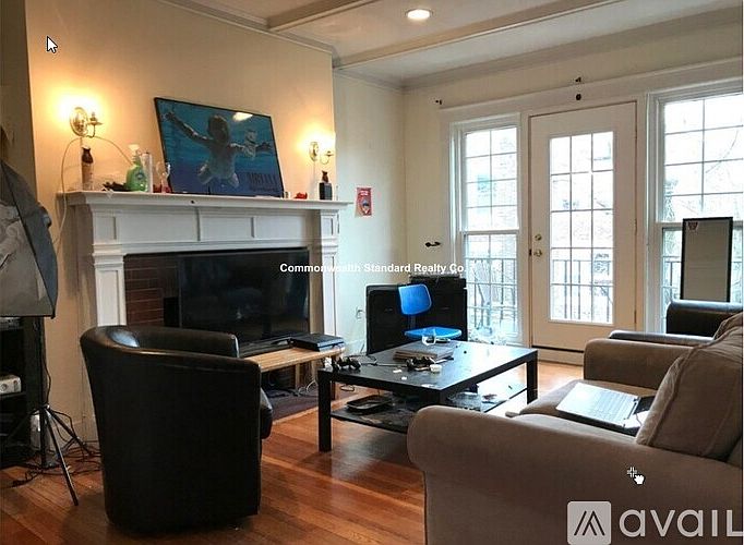 1st image of 81 Gibbs St #4