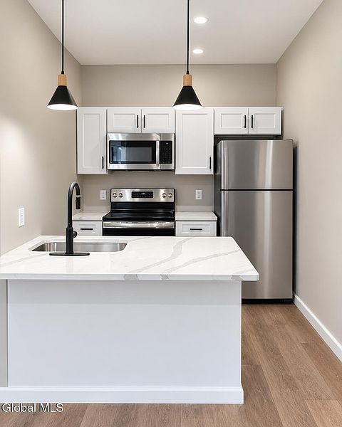2nd image of 502 Hudson Avenue
