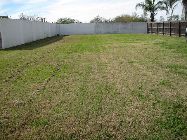 2nd image of 2671 Easy St