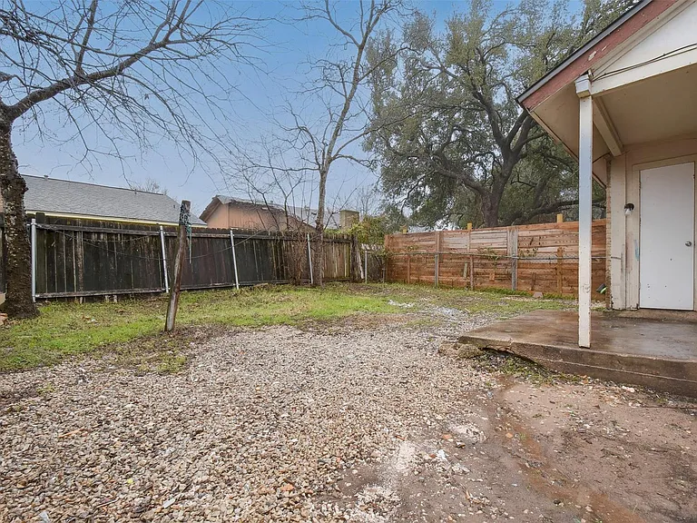 6803 Woodhue Dr #A — Photo 17
