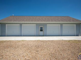 2205 NW 86th St, Topeka, KS 66618