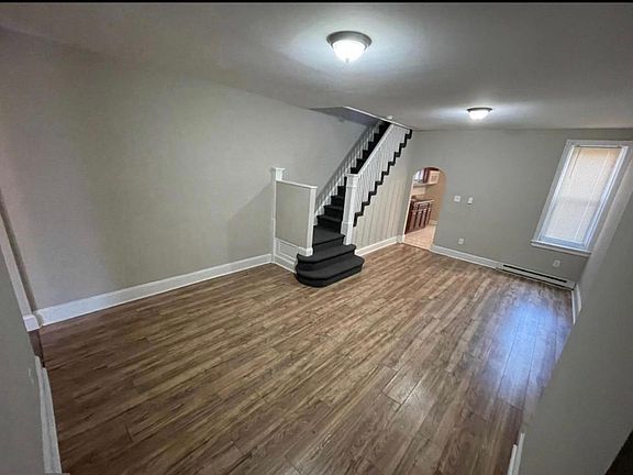 2nd image of 726 E Madison St #726