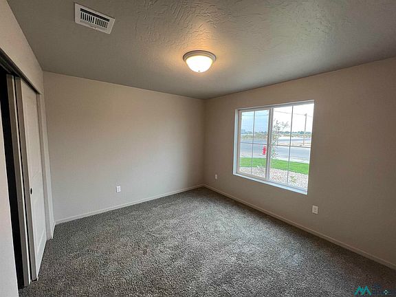 4th image of 2515 Briscoe Ave