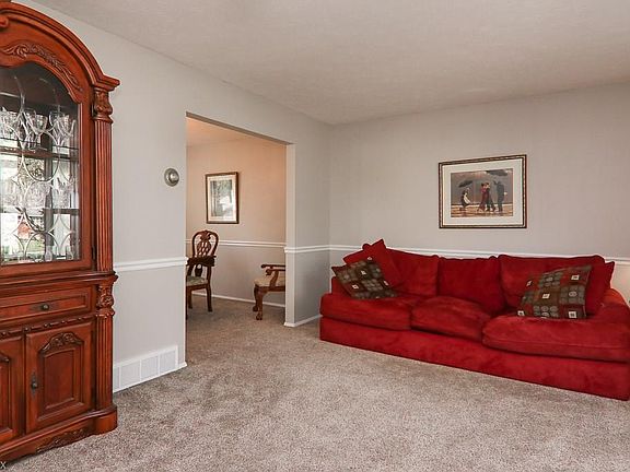 2nd image of 3937 Dryden Dr