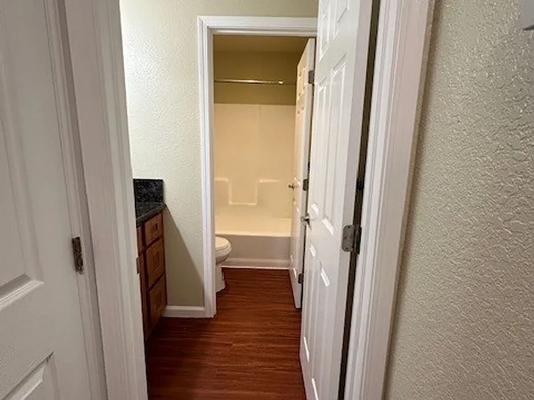 Carmel Woods Apartments — Photo 18