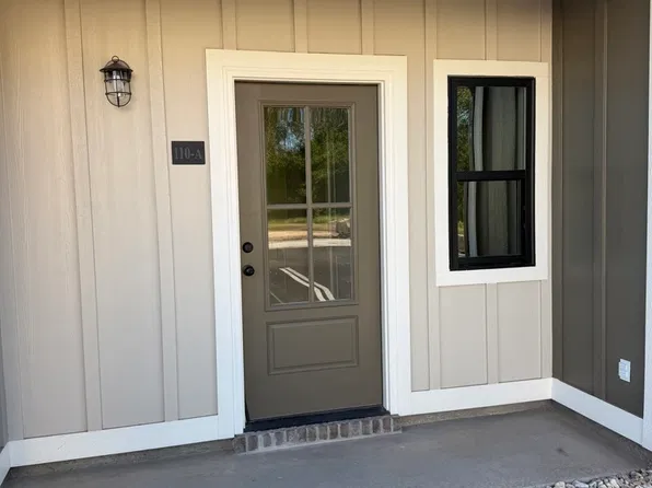 113 Stone Dr, Adel, GA