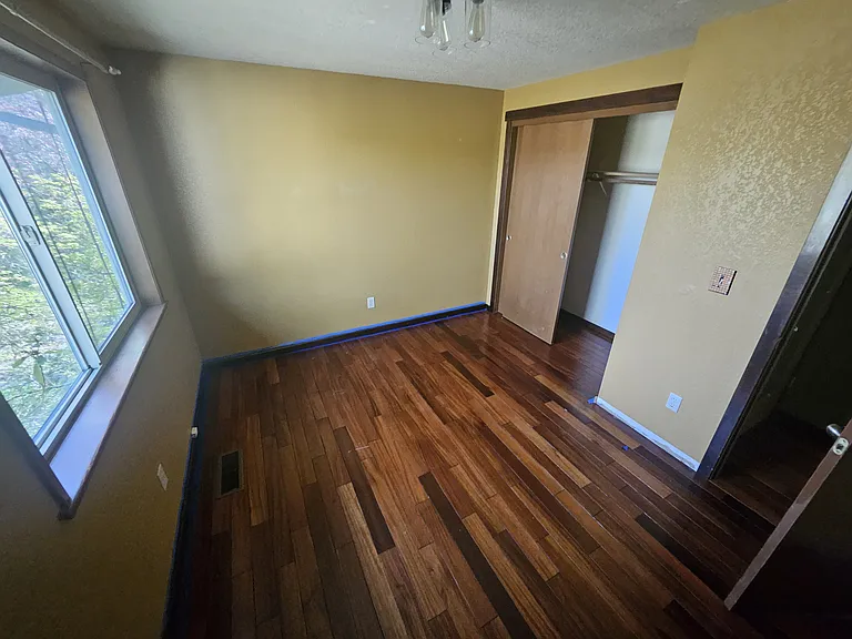 4402 Glasgow Way — Photo 21